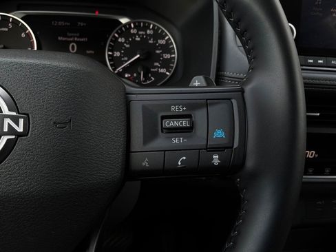 Used 2025 Nissan Rogue SV AWD/4WD image 34