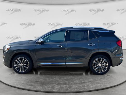 Used 2019 GMC Terrain Denali w/ Advanced Safety Package FWD image 4