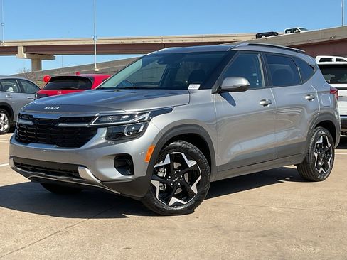 Used 2025 Kia Seltos S image 2