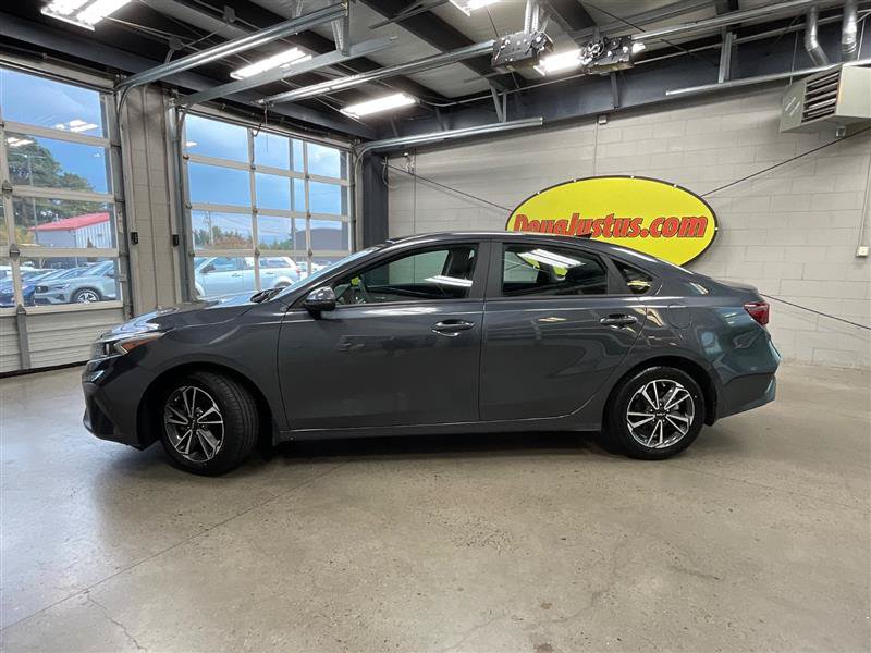 Used 2023 Kia Forte LXS w/ LXS Technology Package FWD image 2