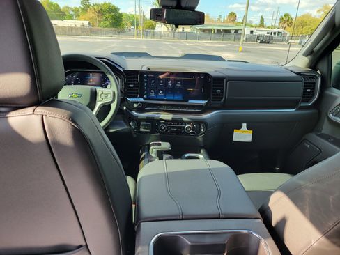 Used 2026 Chevrolet Silverado 1500 LT Trail Boss w/ Convenience Package II image 17