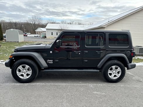Used 2018 Jeep Wrangler Unlimited Sport S image 7