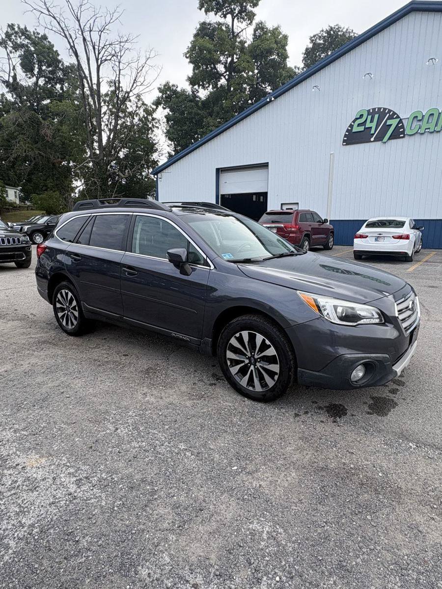 Used 2015 Subaru Outback 2.5i Limited AWD/4WD image 3