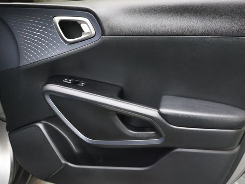 Used 2023 Kia Soul EX FWD image 11