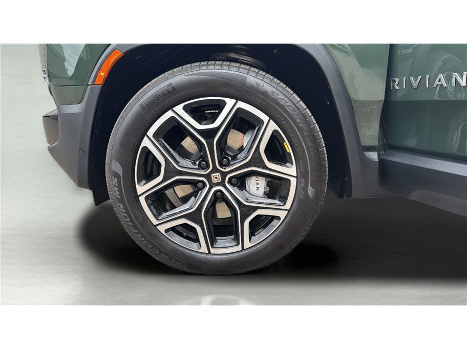 Used 2025 Rivian R1S Adventure Dual AWD/4WD image 36