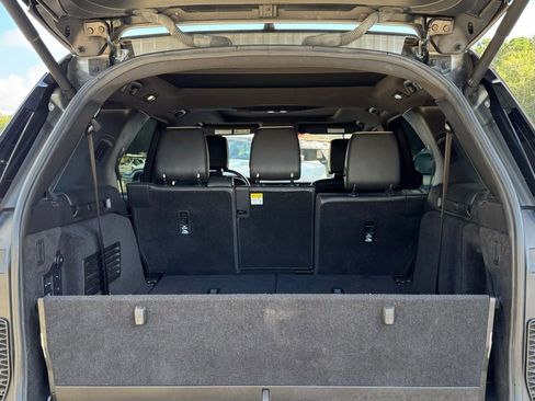 Used 2019 Land Rover Discovery HSE Luxury image 17