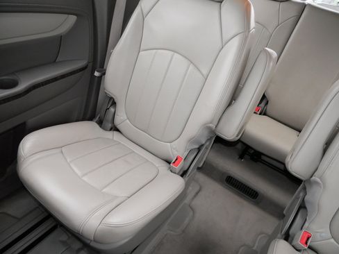 Used 2013 Chevrolet Traverse LTZ image 12