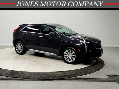 Used 2023 Cadillac XT4 Premium Luxury image 1