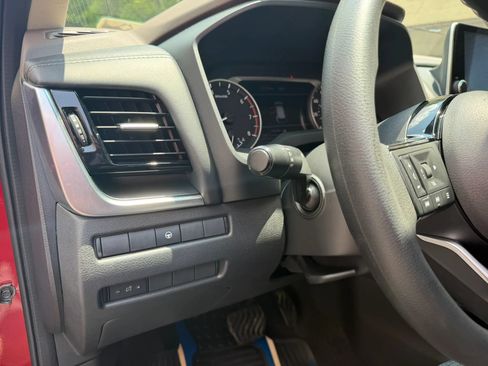 Used 2022 Nissan Rogue SV FWD image 27