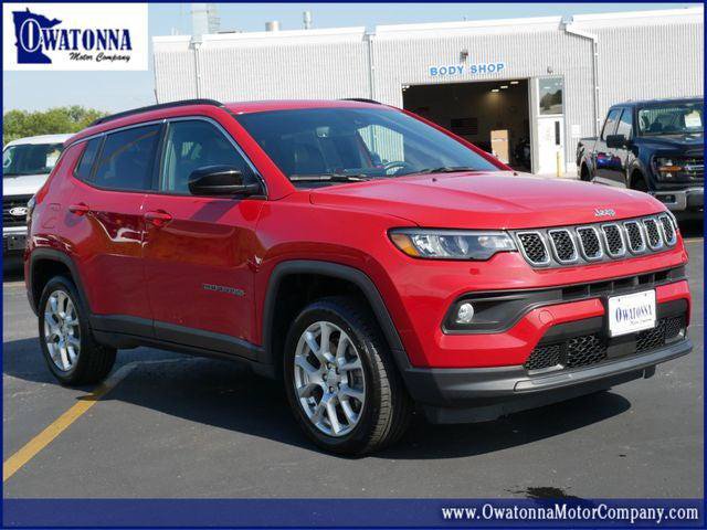 Certified 2023 Jeep Compass Latitude w/ Sun and Sound Group AWD/4WD image 1