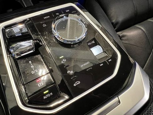 Used 2024 BMW 740i image 47