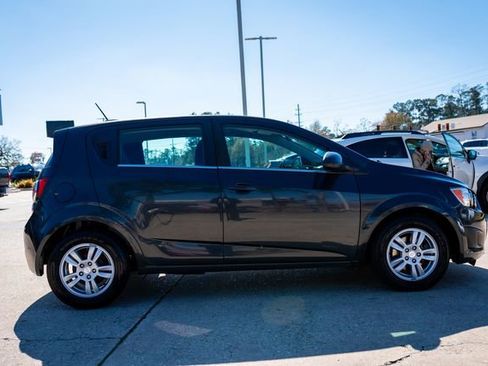 Used 2015 Chevrolet Sonic LT image 18