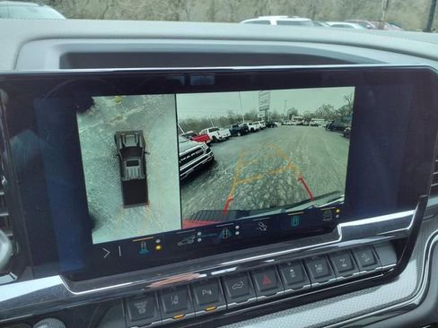 Used 2024 Chevrolet Silverado 2500 ZR2 w/ Technology Package image 36