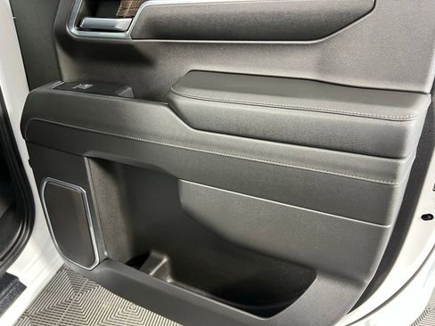 Used 2023 Chevrolet Silverado 1500 LT image 28