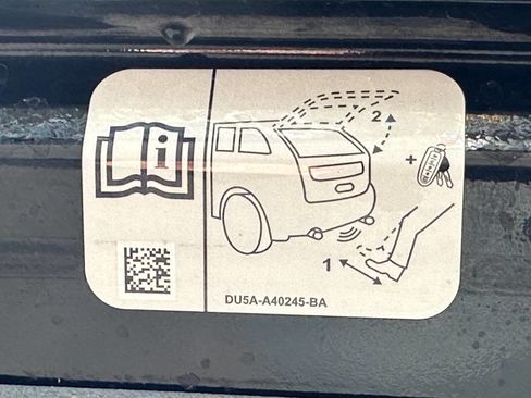 Used 2018 Lincoln MKX Reserve w/ Lincoln MKX Climate Package image 9