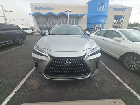 Used 2024 Lexus NX 250 FWD image 2