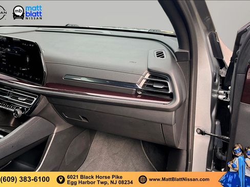 Used 2025 Chevrolet Traverse Z71 AWD/4WD image 14