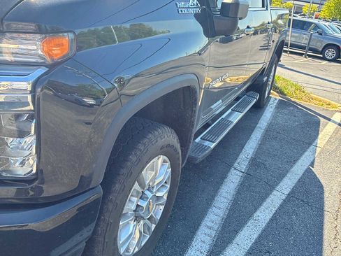 Used 2022 Chevrolet Silverado 2500 High Country AWD/4WD image 1