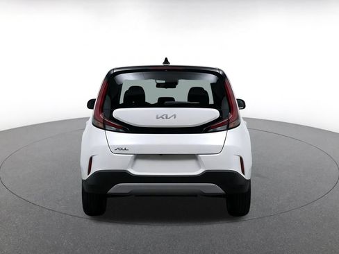 Used 2025 Kia Soul LX w/ LX Technology Package FWD image 8