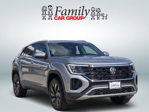 New 2026 Volkswagen Atlas Cross Sport SE FWD image 2