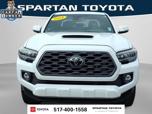 Used 2021 Toyota Tacoma TRD Sport w/ Technology Package AWD/4WD image 2