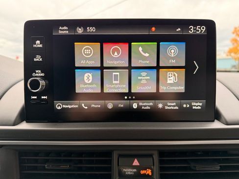 New 2025 Honda Pilot Touring image 8