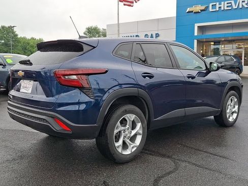 Used 2024 Chevrolet Trax LS w/ LS Convenience Package FWD image 6