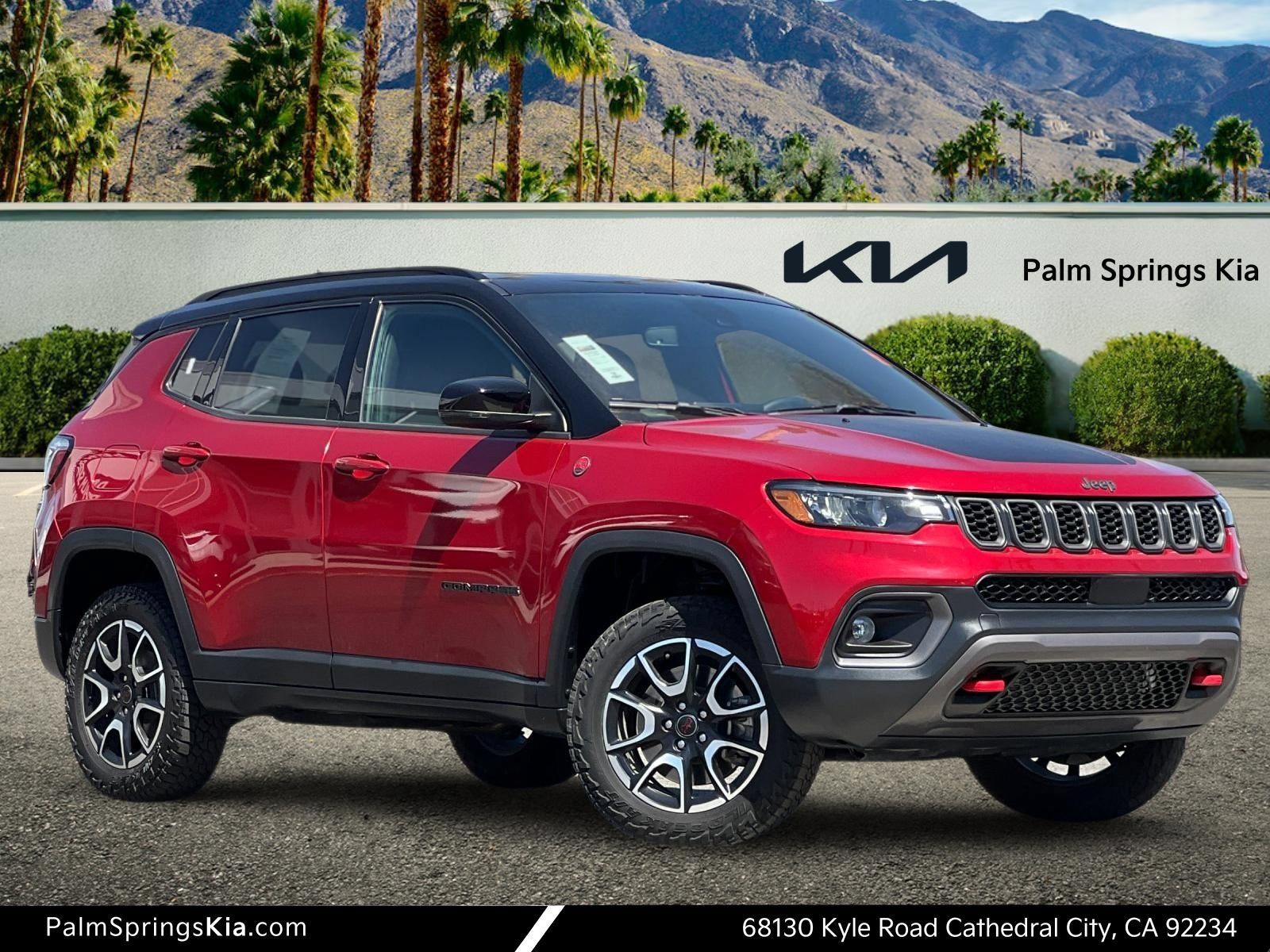 Used 2025 Jeep Compass Trailhawk AWD/4WD image 1
