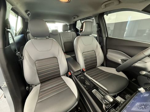 Used 2024 Nissan Kicks SR w/ SR Premium Package image 51