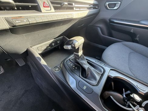 Used 2025 Kia K4 FWD image 14