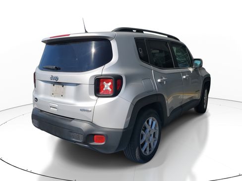 Used 2019 Jeep Renegade Latitude w/ Popular Equipment Group image 5