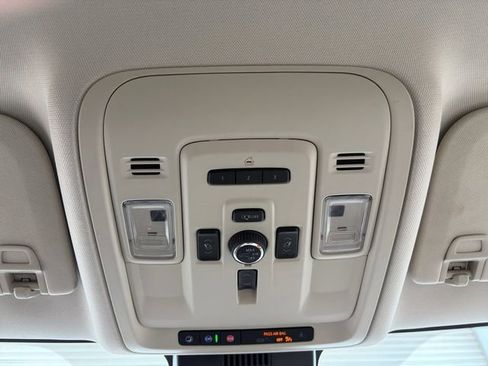 Used 2023 GMC Yukon Denali image 12