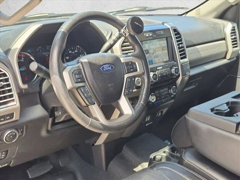 Used 2017 Ford F250 Lariat w/ Lariat Value Package AWD/4WD image 9