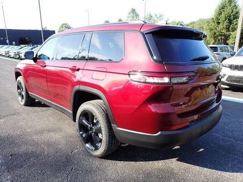 New 2025 Jeep Grand Cherokee L Altitude image 3