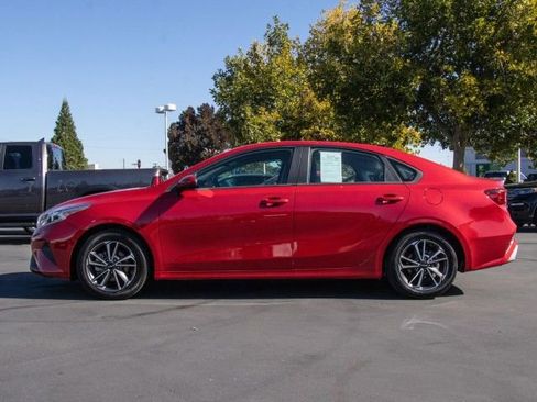 Used 2023 Kia Forte LXS image 4