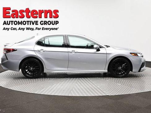 Used 2023 Toyota Camry XSE FWD image 4