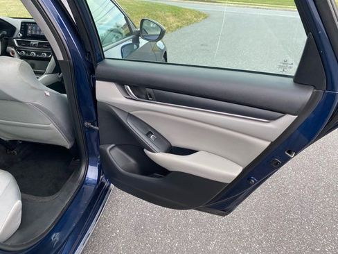 Used 2020 Honda Accord EX image 25