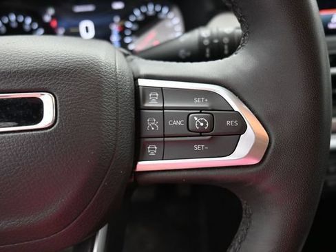 Used 2025 Jeep Compass Limited AWD/4WD image 24