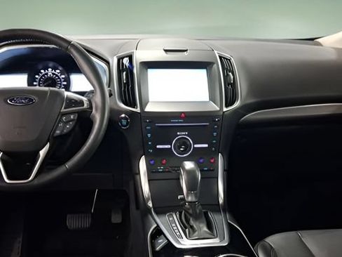 Used 2015 Ford Edge Titanium w/ Equipment Group 301A FWD image 10