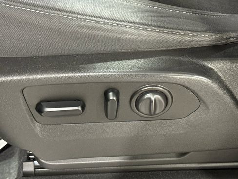 Used 2019 Chevrolet Silverado 1500 RST image 18