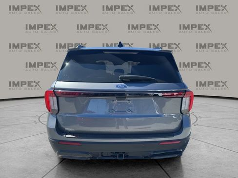 Used 2025 Ford Explorer ST-Line w/ Premium Package image 4