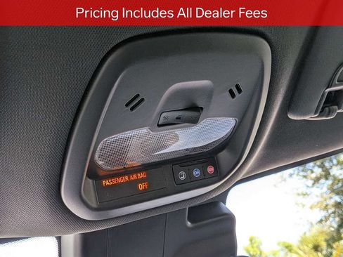 Used 2025 Chevrolet Trax RS w/ Driver Confidence Package FWD image 21