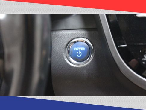 Used 2020 Toyota Camry SE image 19