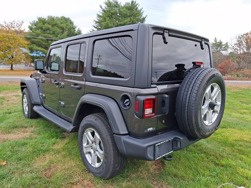 Used 2019 Jeep Wrangler Unlimited Sport S image 7