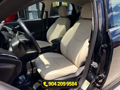 Used 2017 Ford Focus Titanium FWD image 22