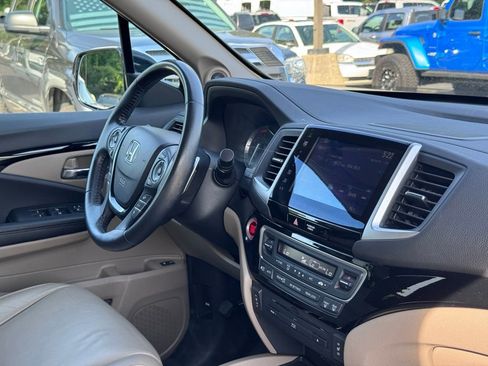 Used 2016 Honda Pilot Touring image 5
