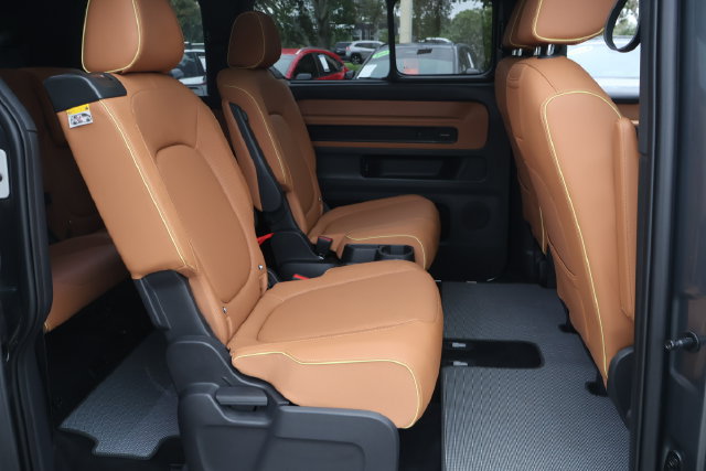 Certified 2025 Volkswagen ID. Buzz Pro S Plus AWD/4WD image 21