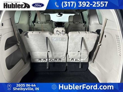 Used 2021 Chrysler Pacifica Touring-L FWD image 22