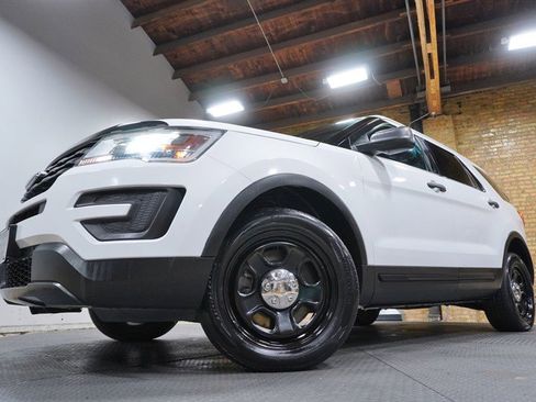 Used 2017 Ford Explorer 4WD Police Interceptor image 3
