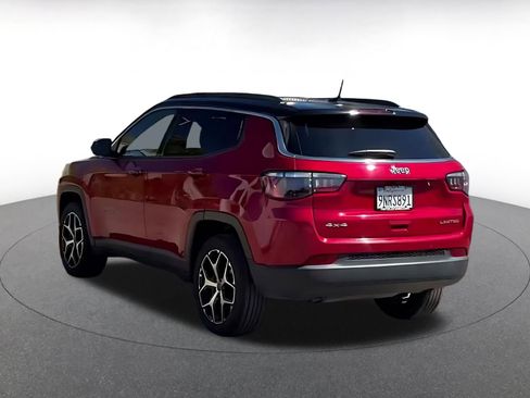 Used 2025 Jeep Compass Limited image 10